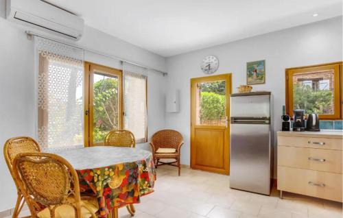 Taradeau House | Stunning Home In Taradeau With Kitchen