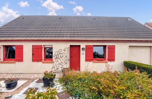 Teteghem House | Stunning home in Teteghem with WiFi