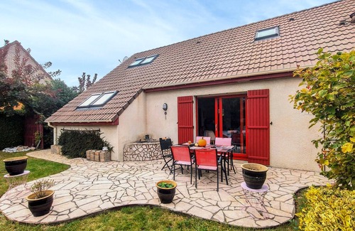 Teteghem House | Stunning home in Teteghem with WiFi