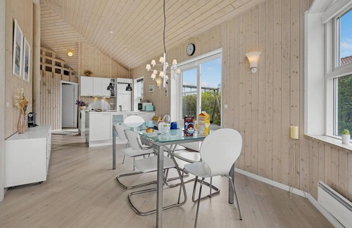 Marielyst House | Stunning home in Væggerløse with WiFi