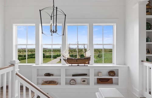 Galveston House | Stunning Home Steps from Beach! 5 Bd + 4.5 Baths w/Elevator Beachtown Galveston