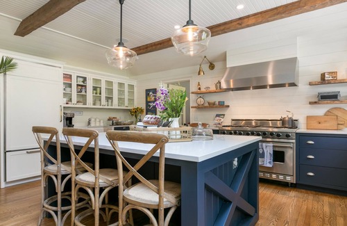 Pond Cove House | Stunning home w/private beach and hot tub. Sleeps 12. 9 mins to DT Portland.