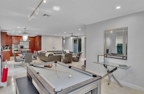 Victoria Park House | Stunning Home W/Pool Min to Beach Walk to Las Olas