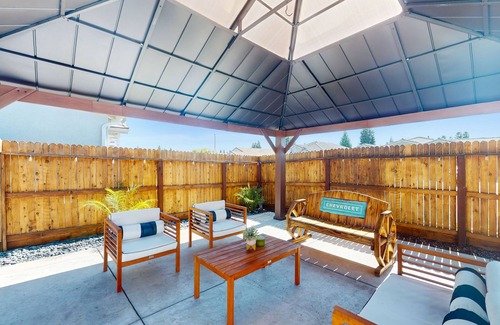 Visalia House | Stunning home with an enclosed yard, pool, jetted tub, board games, W/D, & AC