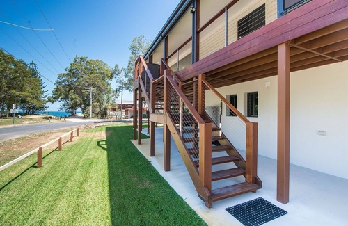 Amity Point House | Stunning Home With Bay Views
