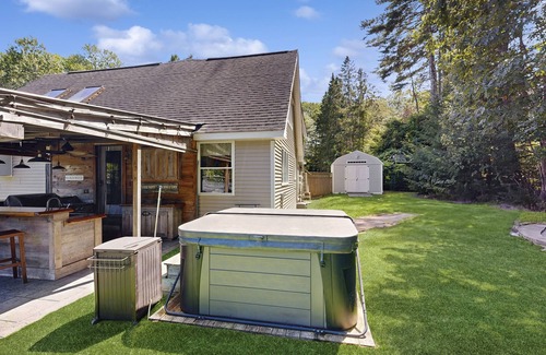 Ogunquit - Wells House | Stunning home with hot tub, outdoor bar, jetted tub & firepit near Wells beaches