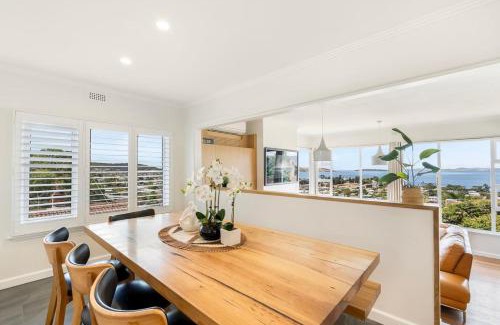 Bellerive House | Stunning Home with River Views