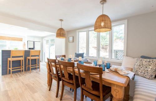 Brewster House | Stunning Home with Wet Bar Dog Welcome!
