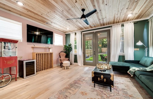 Woodbine House | STUNNING House in Nashville
