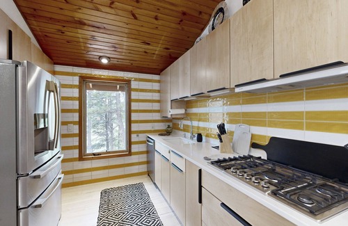 Sturgis House | Stunning house w/hot tub, ping pong, foosball, outdoor fire pit
