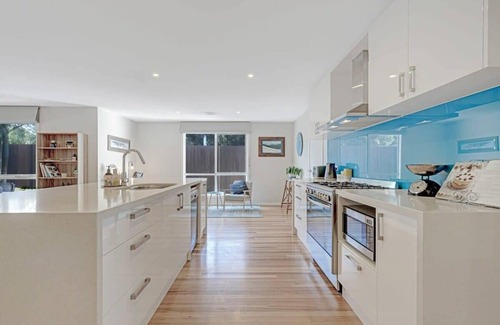 Surf Beach House | Stunning Indoor-Outdoor, 4 bed-2 bath Family Home