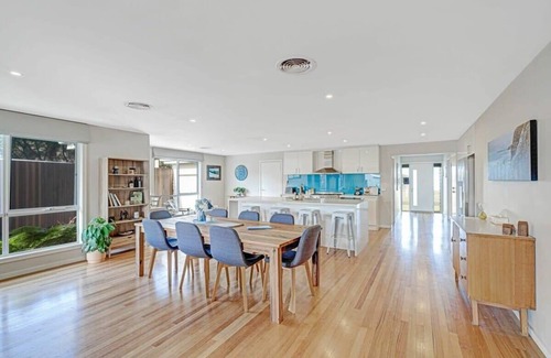 Surf Beach House | Stunning Indoor-Outdoor, 4 bed-2 bath Family Home