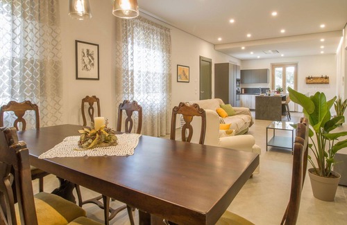 Le Piazze House | Stunning villa for 4 guests with A/C, WIFI, TV and balcony