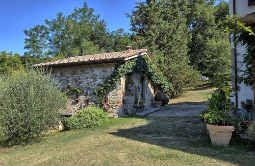 Cicogna Villa | Stunning private villa for 10 people with A/C, WIFI, private pool, TV and pets allowed