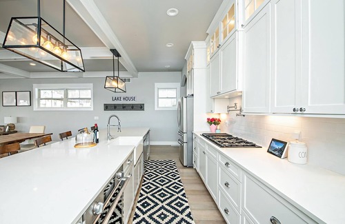 Sister Lakes House | Stunning Lake Front Oasis