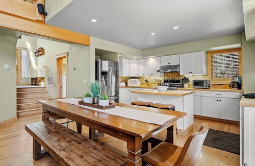 Tahoe Vista Cabin | Stunning Lake Tahoe Views, Private Hot Tub, Game Room, and Halfway Between Northstar & Palisades!
