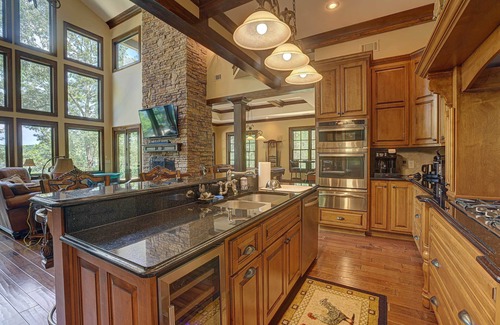 Wedowee House | Stunning Lake Wedowee Home w/ Dock + Kayaks!