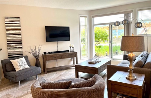 North End Condo | Stunning Lakefront Condo - 5 min walk to downtown Kelowna