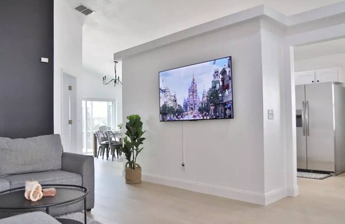 Kissimmee House | Stunning Lakefront Home with Private Pool & Gameroom