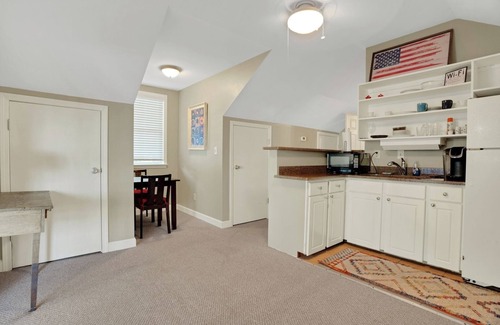 Gilbert Apartment | Stunning Lakefront Sanctuary: Your Perfect Getaway