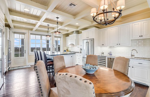 Cinnamon Shore House | Stunning, Lakeside Home near Keira’s Pool & More Cinnamon Shore Amenities.