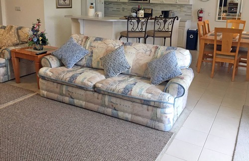 Cumbrian Lakes Villa | Stunning Lakeside Villa, Pool & Spa. 4BR/3BA - Gated Community - Disney 12 Mins