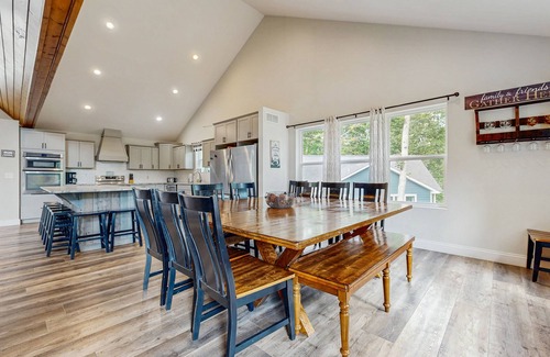 Lakeside Estates House | Stunning Lakeview Home with game room, fire pit, dock, & hot tub
