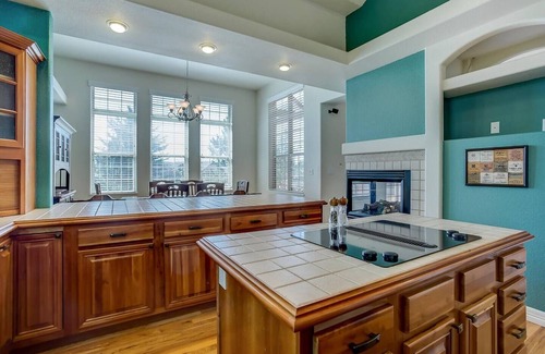 Monument House | Stunning Large Home in Gated Community
