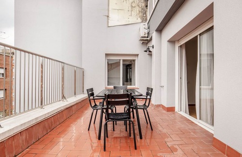 La Maternitat i Sant Ramon Apartment | Stunning Les Corts 3BR Penthouse w/Balcony, nr Camp Nou, by Blueground