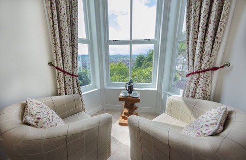 Llandudno Cottage | Stunning Llandudno Property with amazing sea views over Llandudno and Snowdonia