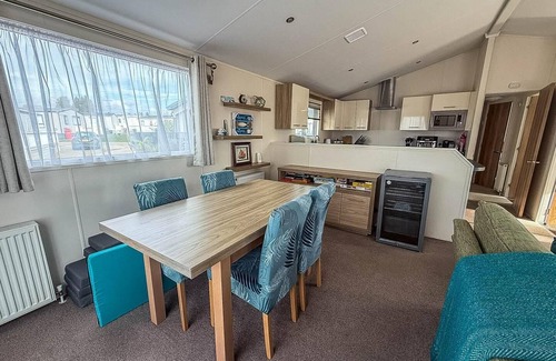 Colchester House | Stunning lodge with full sea views at Coopers Beach Holiday Park ref 49019S