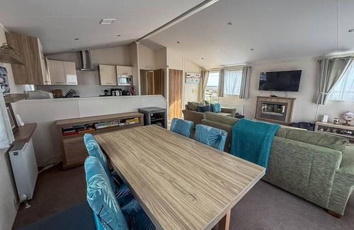 Colchester House | Stunning lodge with full sea views at Coopers Beach Holiday Park ref 49019S