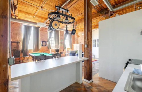 Detroit Apartment | Stunning Loft with Riverwalk Views