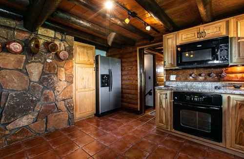 Apple River Cabin | Stunning Log Cabin with amazing views at Apple Canyon Lake, Perfect Location