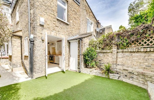 Earlsfield House | Stunning London Townhouse