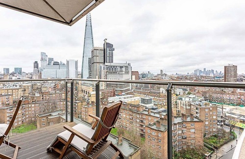 Chaucer Apartment | Stunning London View Flat