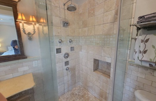 Eastside House | Stunning Lux 1876 Hist Dist 1.8 mil home Charlton St on Troup Square 50%OffSu-Th