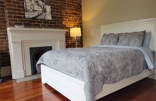 Eastside House | Stunning Lux 1876 Hist Dist 1.8 mil home Charlton St on Troup Square 50%OffSu-Th