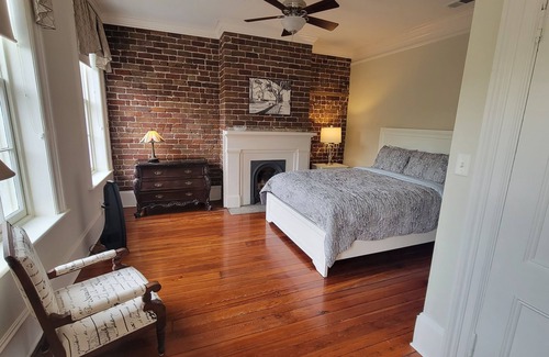 Eastside House | Stunning Lux 1876 Hist Dist 1.8 mil home Charlton St on Troup Square 50%OffSu-Th