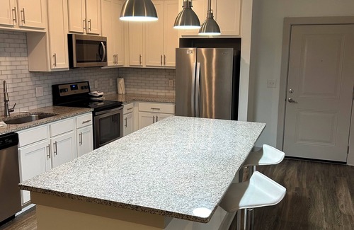 Southside Apartment | Stunning LuxRetreat w Pool View StJohnsTownCenter closed 2Fine Dining&Shopping