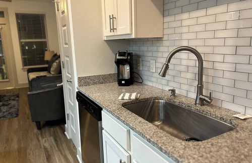Southside Apartment | Stunning LuxRetreat w Pool View StJohnsTownCenter closed 2Fine Dining&Shopping