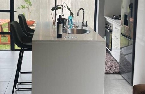 Bulawayo Apartment | Stunning, luxurious studio in Malindela - 2044