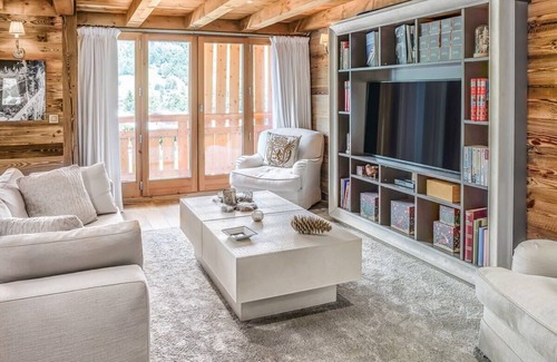 Praz-sur-Arly Ski Chalet | Stunning luxury chalet with pool directly on the slopes