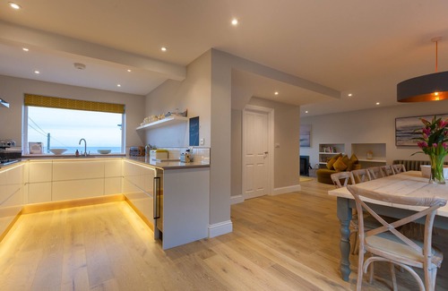St Ives House | Stunning luxury holiday home - sea views, garden and parking