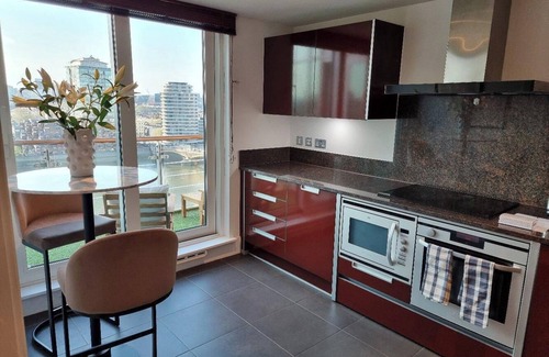 Vauxhall Apartment | Stunning Luxury Riverside Penthouse (3 bed, 3 bath)