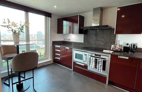 Vauxhall Apartment | Stunning Luxury Riverside Penthouse (3 bed, 3 bath)