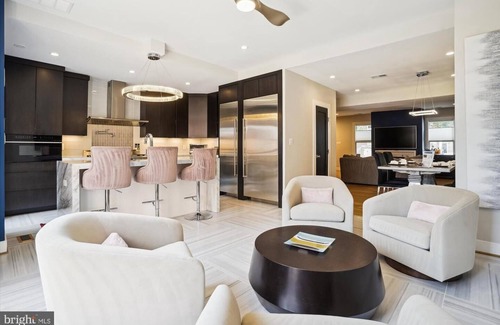 Southwest Quadrant House | Stunning Luxury Townhome in Old Town Alexandria – Walk to Shops, Dining & Metro!