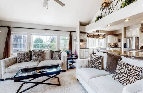 Monument Villa | Stunning Luxury Villa with Incredible Amenities!n