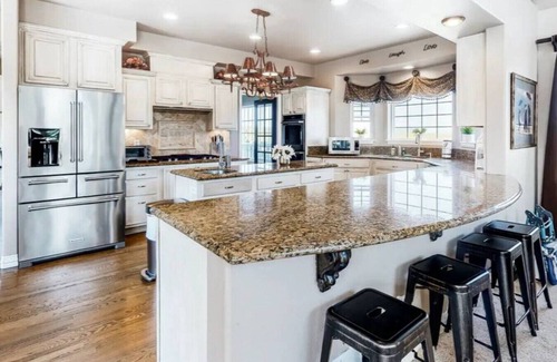 Monument Villa | Stunning Luxury Villa with Incredible Amenities!n