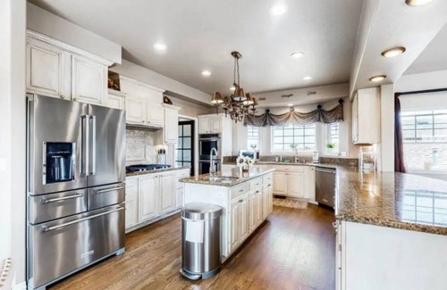 Monument Villa | Stunning Luxury Villa with Incredible Amenities!n